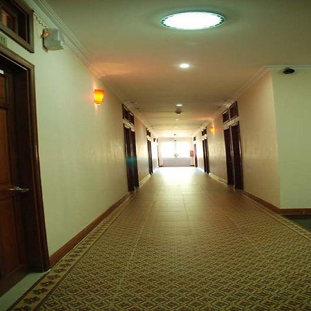Ha Long Hotel Чау Док Екстериор снимка